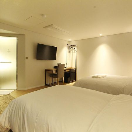 Hotel Londoner Hwamyeong Busan Exterior photo