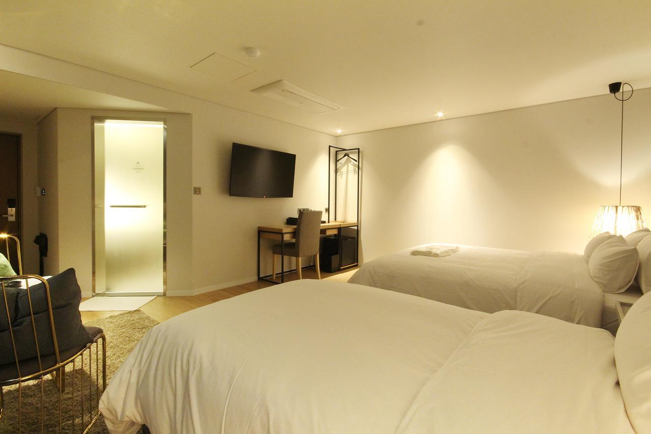 Hotel Londoner Hwamyeong Busan Exterior photo