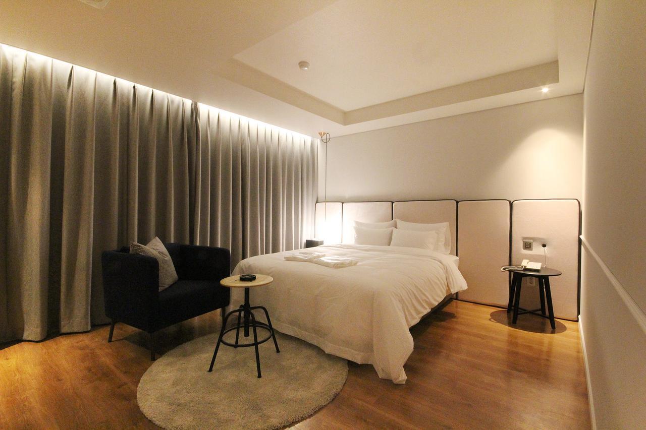 Hotel Londoner Hwamyeong Busan Exterior photo