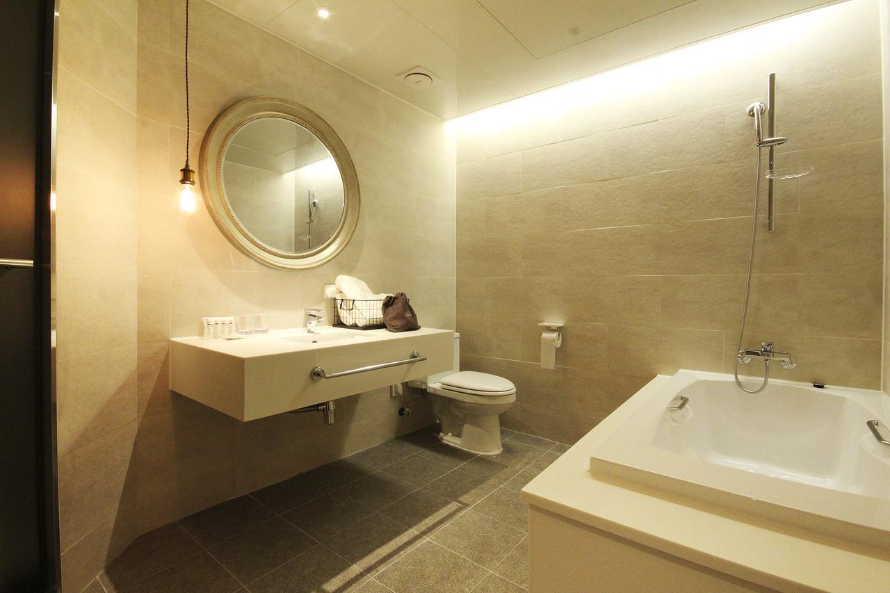 Hotel Londoner Hwamyeong Busan Exterior photo