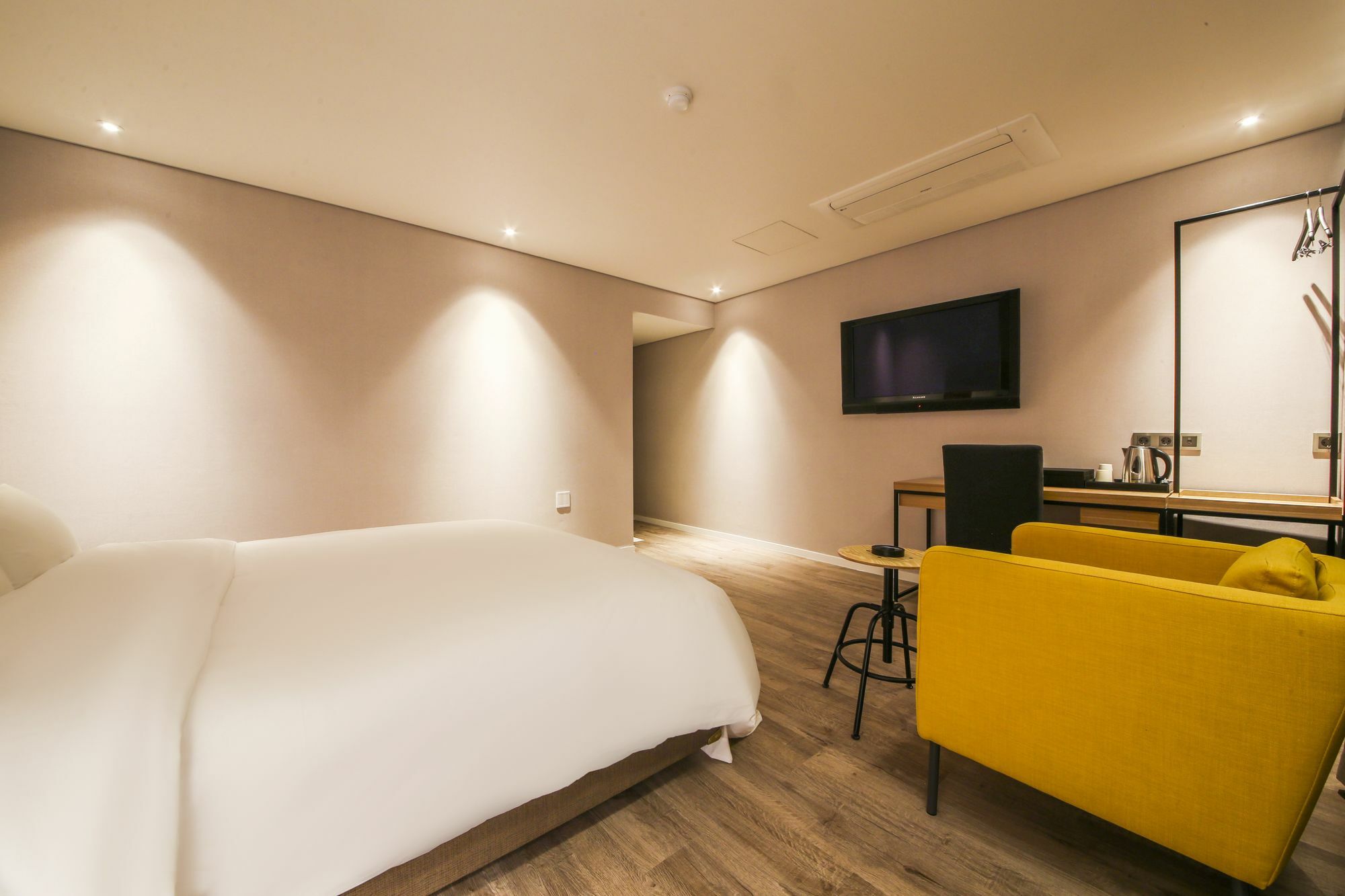Hotel Londoner Hwamyeong Busan Exterior photo
