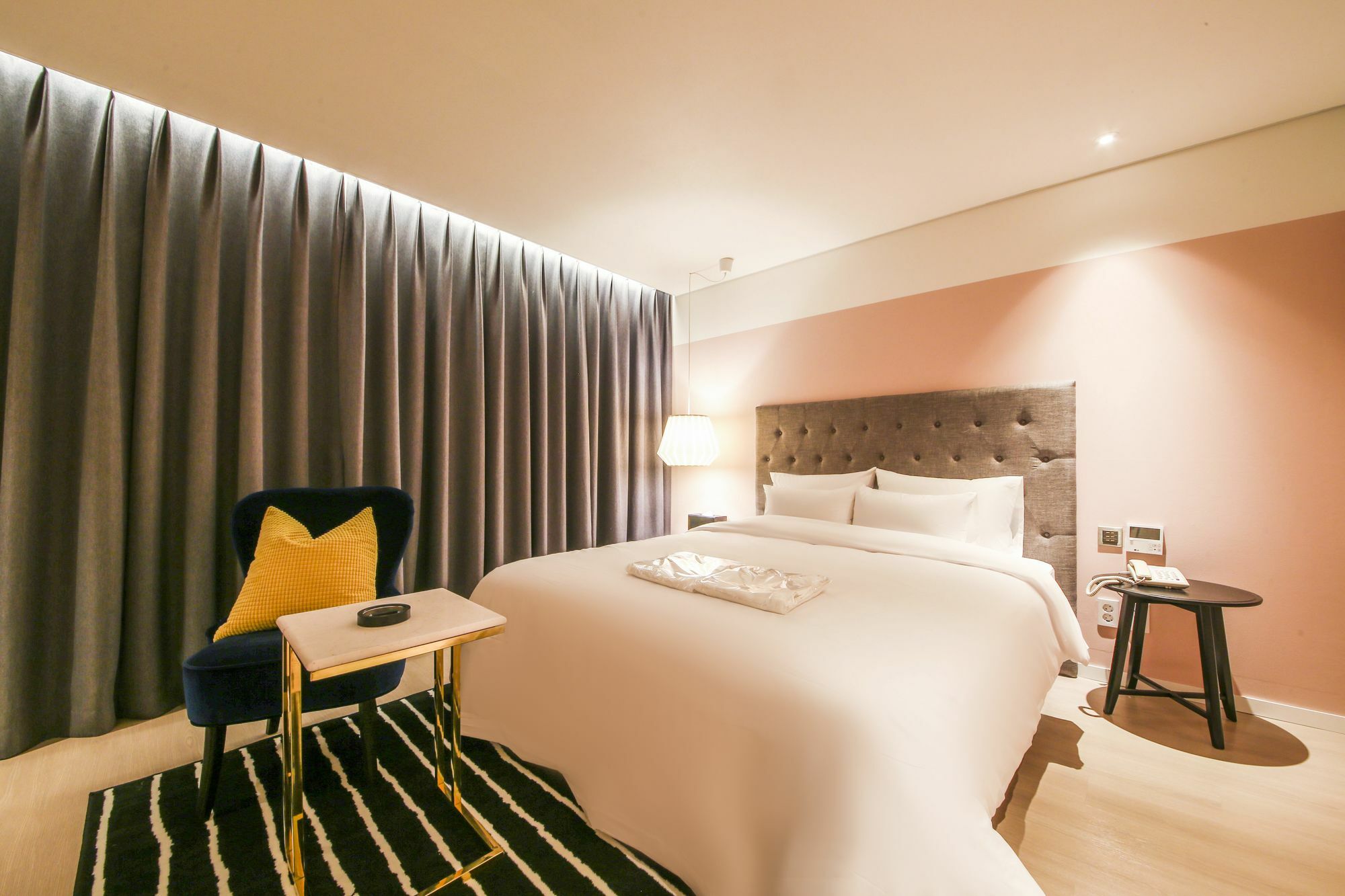 Hotel Londoner Hwamyeong Busan Exterior photo