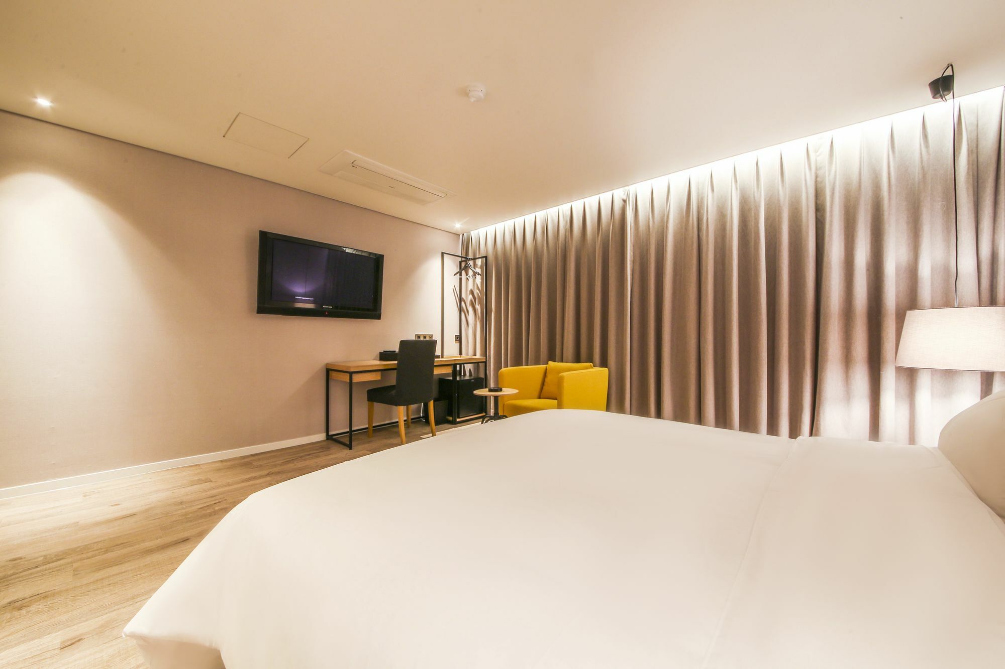 Hotel Londoner Hwamyeong Busan Exterior photo
