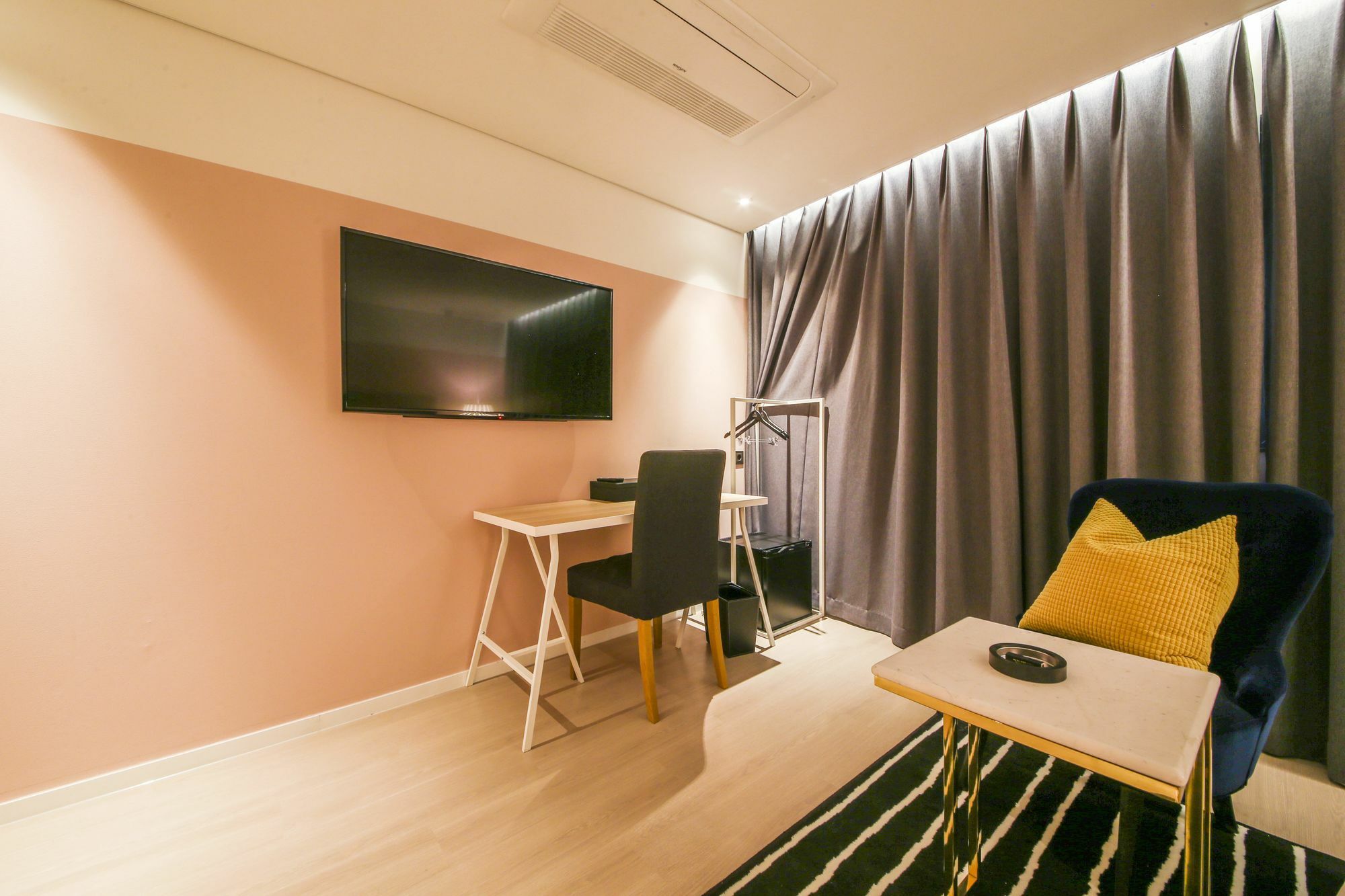 Hotel Londoner Hwamyeong Busan Exterior photo